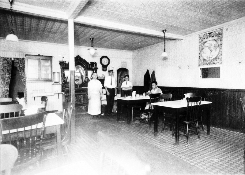 Angelo's Restaurant (interior)